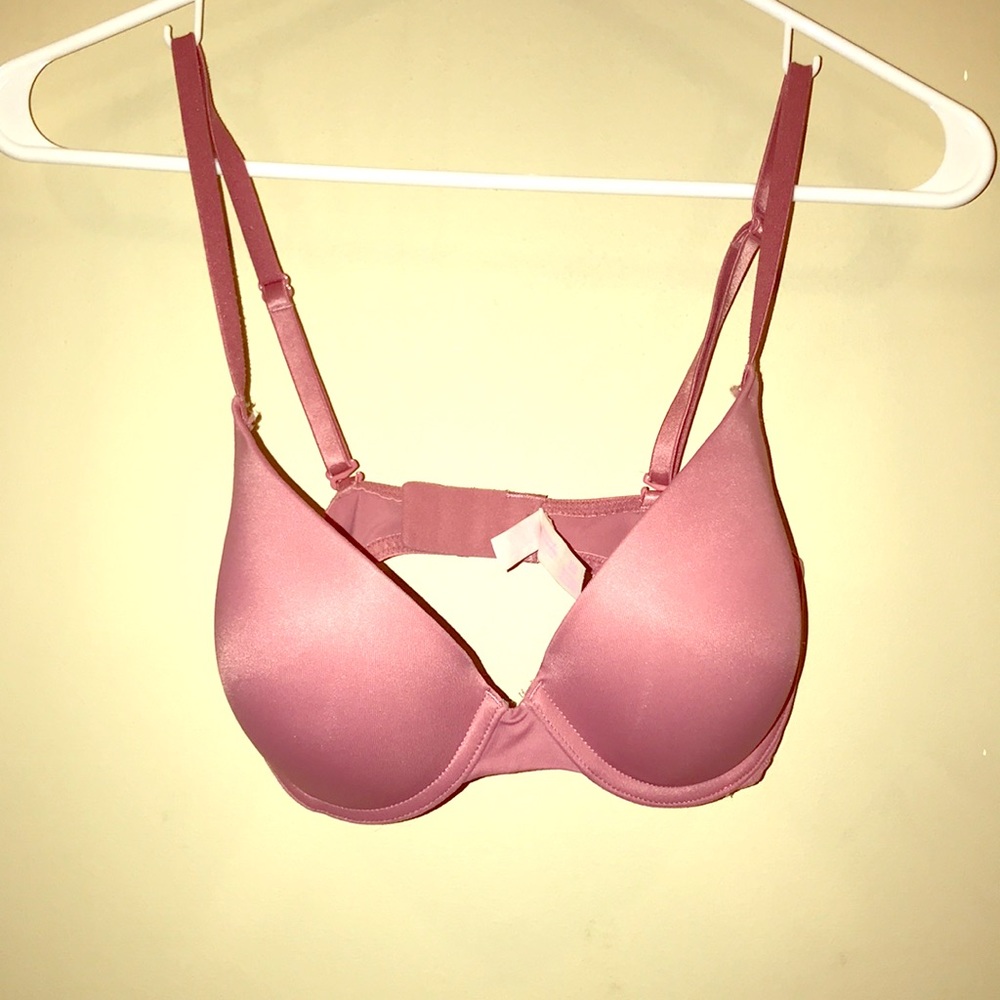 Victoria’s Bra and underwear 2 pairs